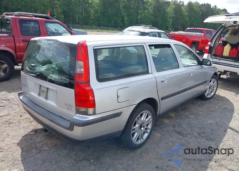 2002 Volvo V70 2.4T z USA, uszkodzony, nr VIN YV1SW58D922238877